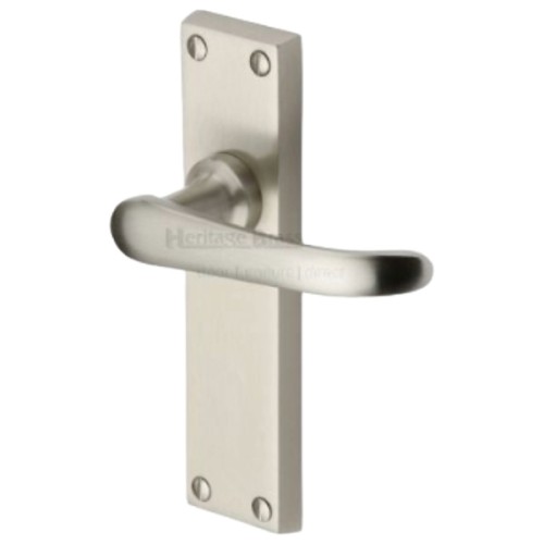 WINDSOR LEVER HANDLE ON BACKPLATE